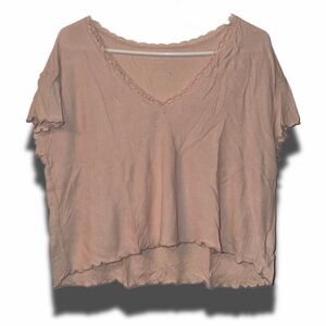 Light Pink Lettuce Hem Cropped American Eagle shirt